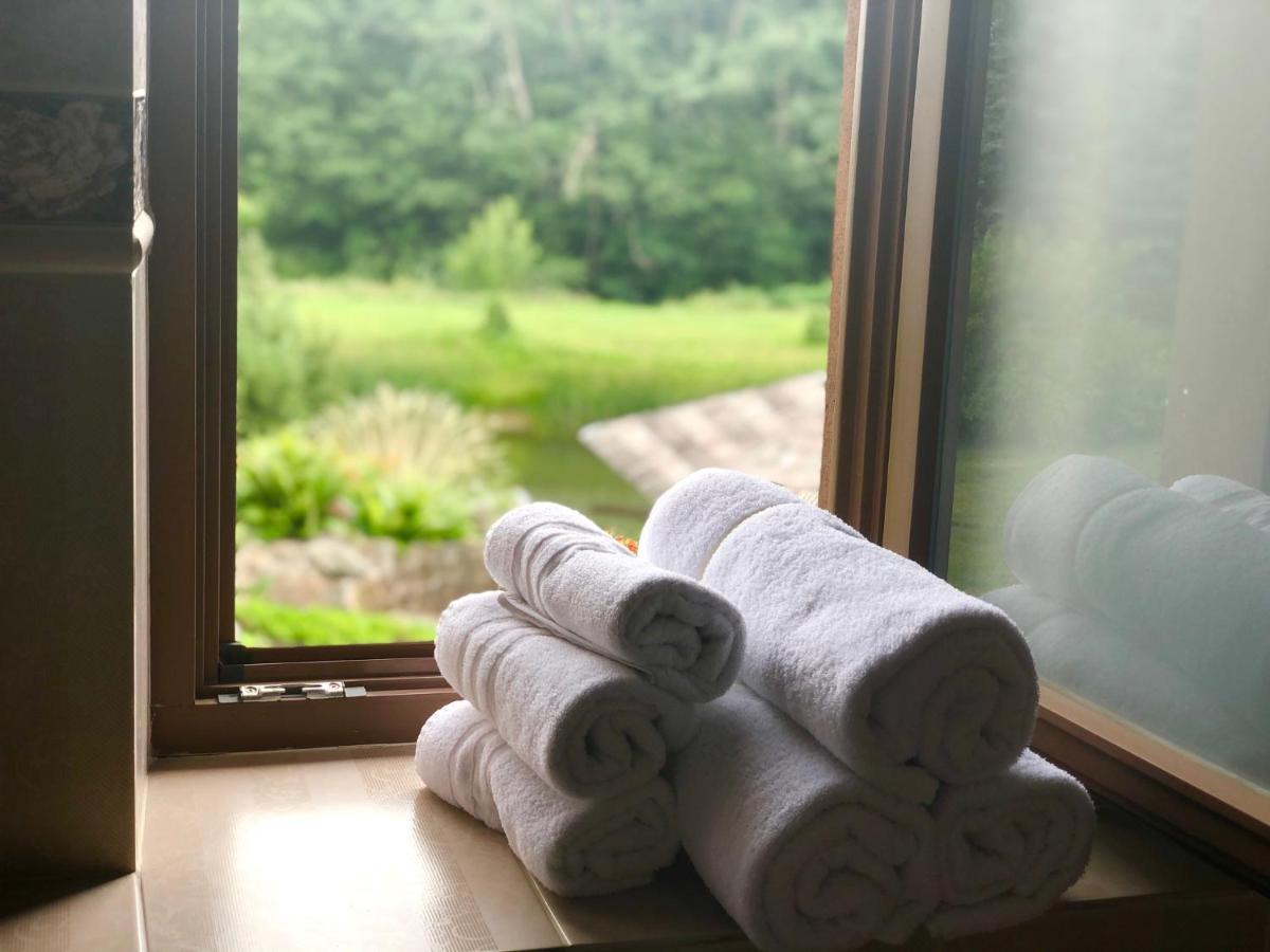 Jurvinge Hotell Zadvainai Eksteriør bilde