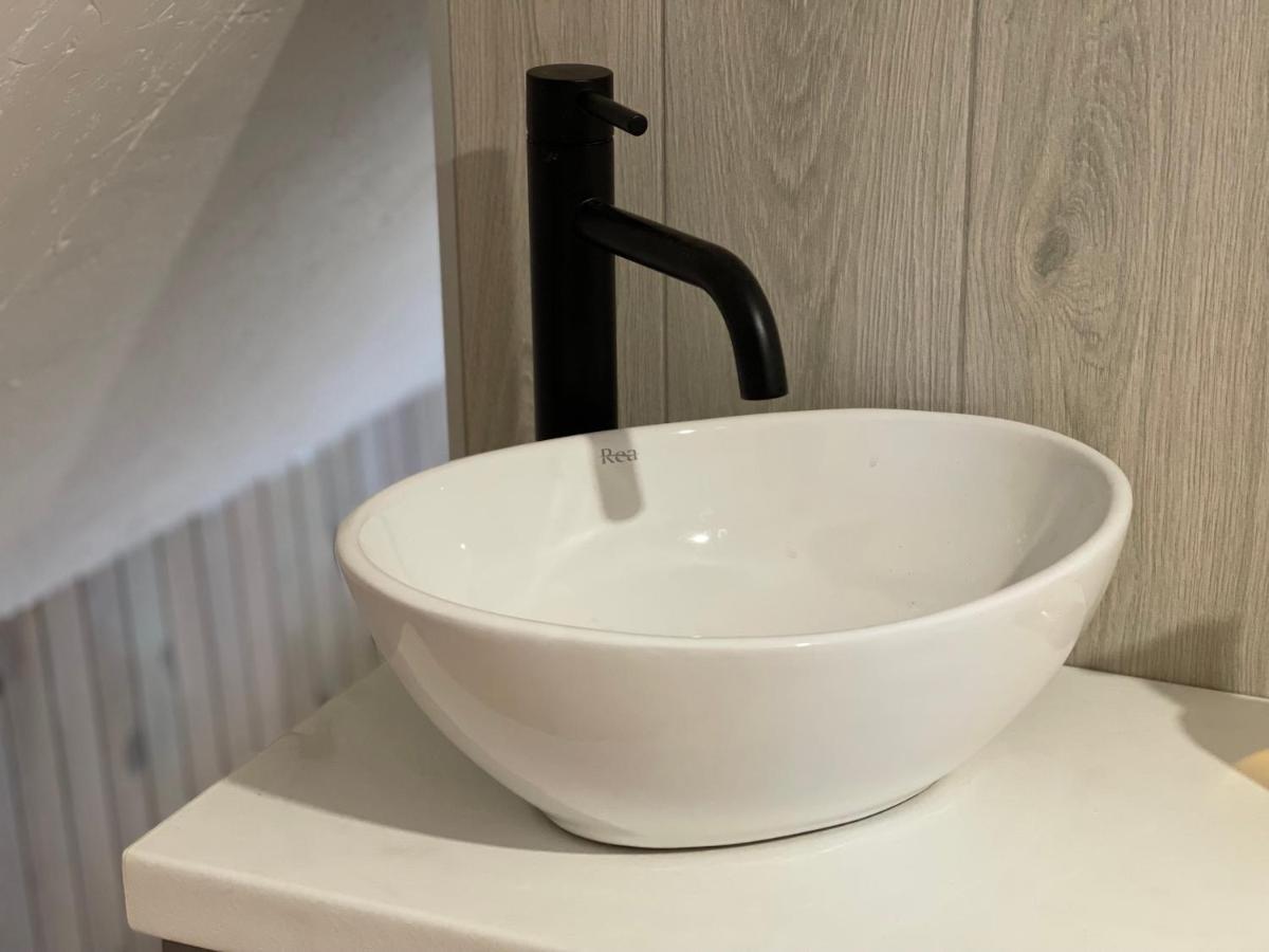 Jurvinge Hotell Zadvainai Eksteriør bilde